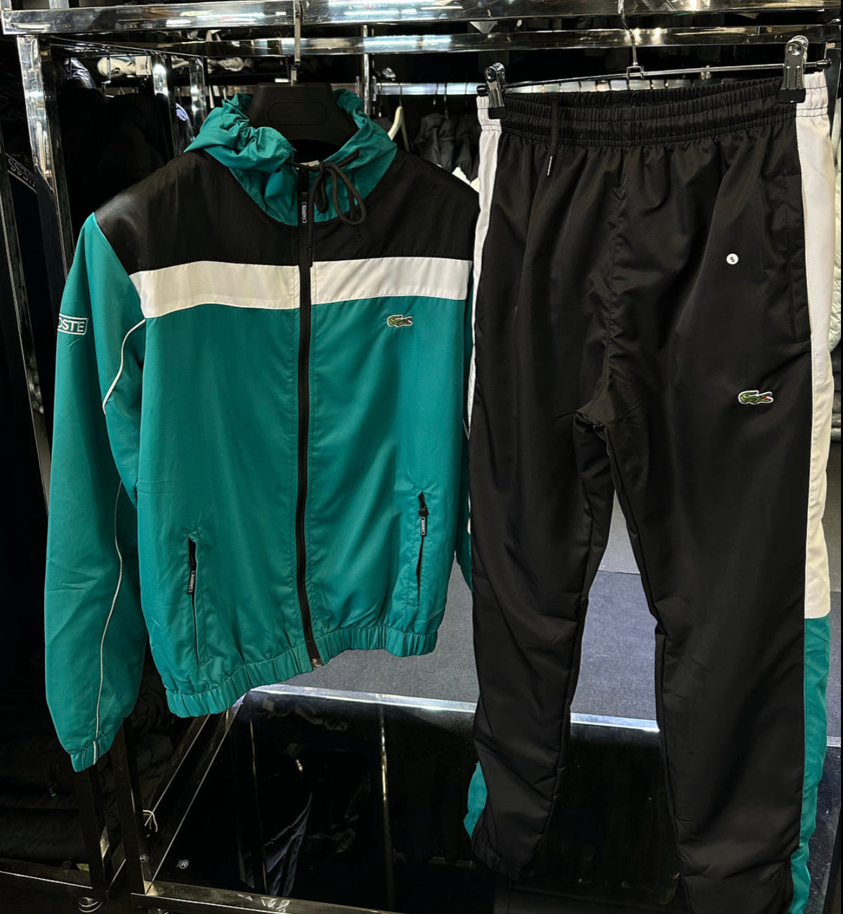 LACOSTE ΣΕΤ ΦΟΡΜΕΣ ΑΝΤΙΑΝΕΜΙΚΕΣ