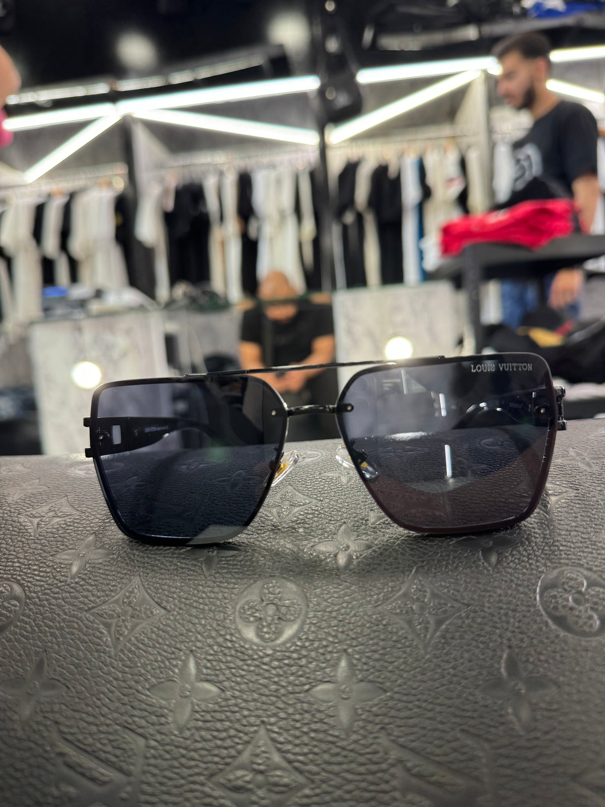 SUNGLASSES - LOUIS VUITTON