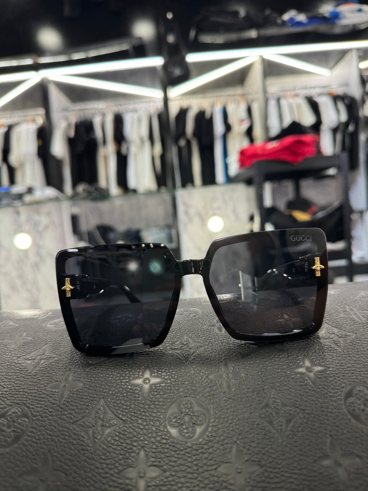 SUNGLASSES - GUCCI